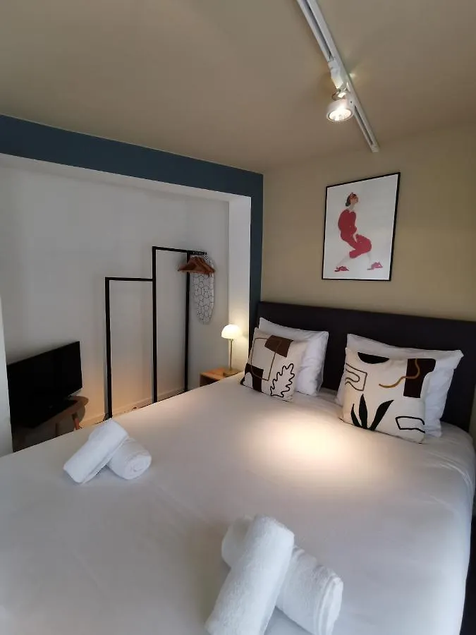 Shway - The Red With Pearls Apartment Antwerp 0*,  Belgium
